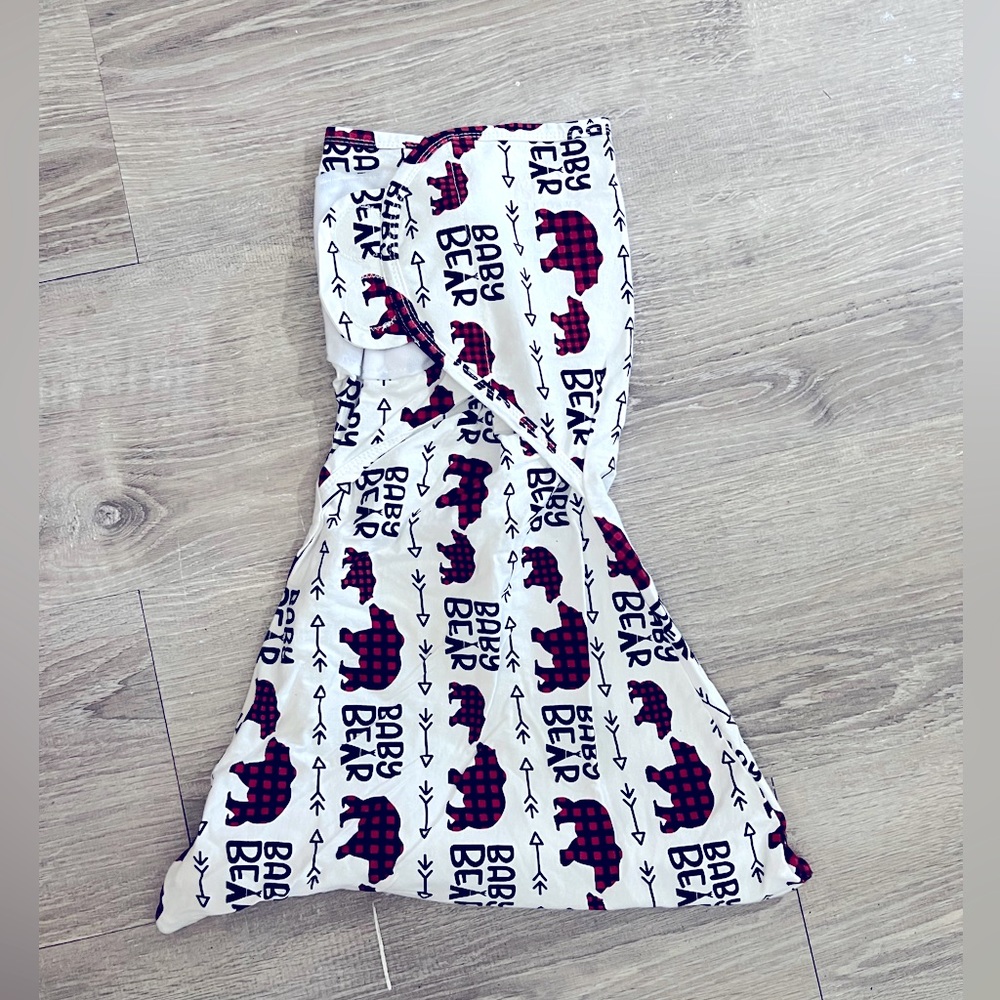 Sleeping Baby swaddle M/L. Never used.